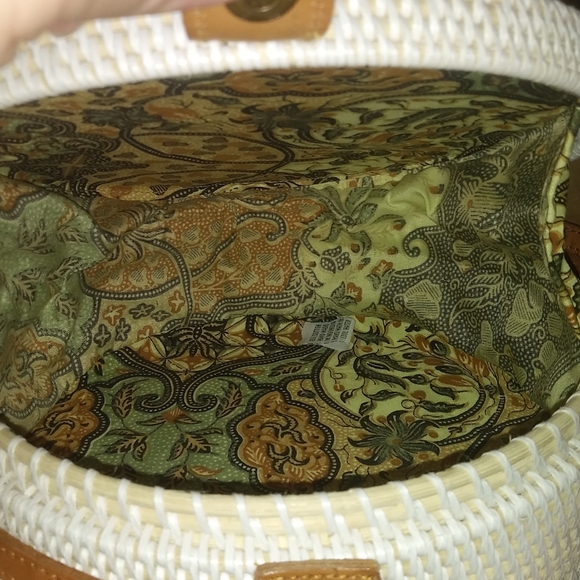 Round Rattan Purse - White - Picture 4 of 5